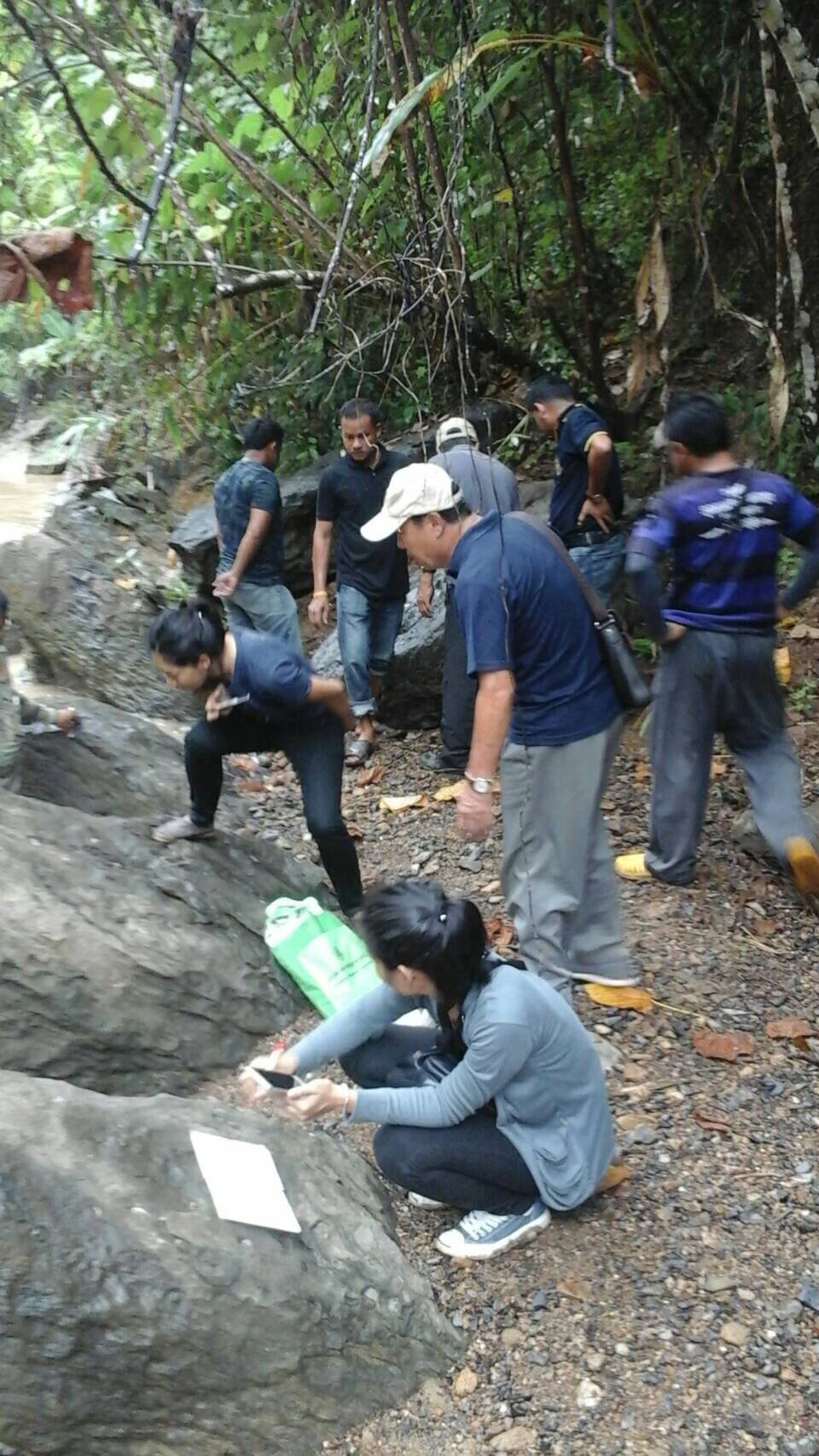 ทีมนักสำรวจ ขึ้นสำรวจเส้นทางธรรมชาติ