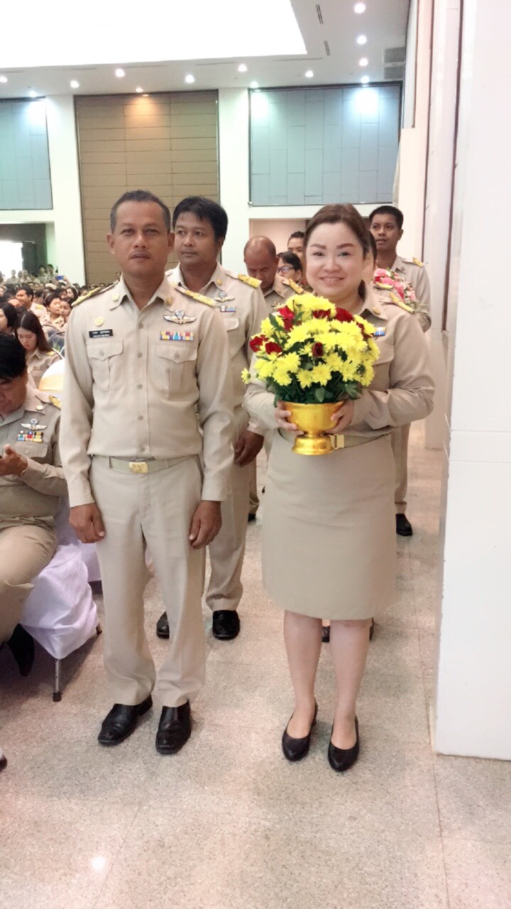นายกองค์การบริหารส่วนตำบลหน้าเขา ประธานสภาฯ สมาชิกสภาฯ ข้าราชการพนักงานส่วนตำบล ได้เข้าร่วมกิจกรรมวันท้องถิ่นไทยประจำปี 2562 เวลา 08.00 น. ณ ห้องประชุมองค์การบริหารสวนจังหวัดกระบี่